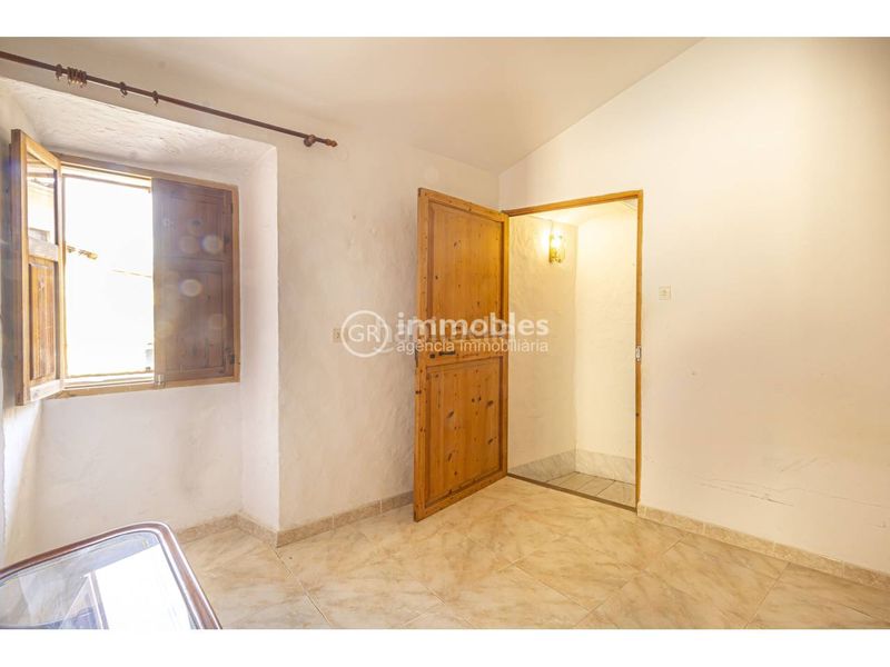 Foto bd3fca0b-2432-4bb9-9379-4e6f7d29b1be. Casa amb aparcament a Selva