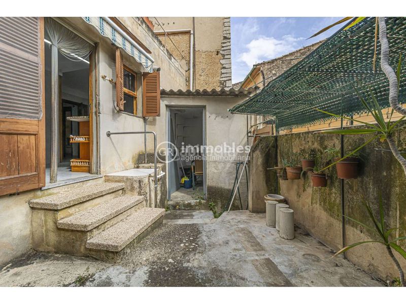 Foto dc95d85e-2603-4702-bf56-e3b1db3293a2. Casa amb aparcament a Selva