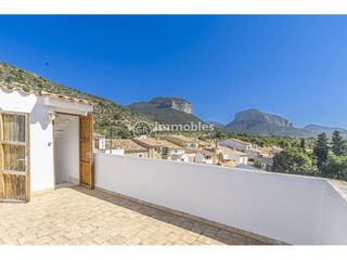Casa adossada  Callejon sa bassa. Casa de pueblo con gran potencial
