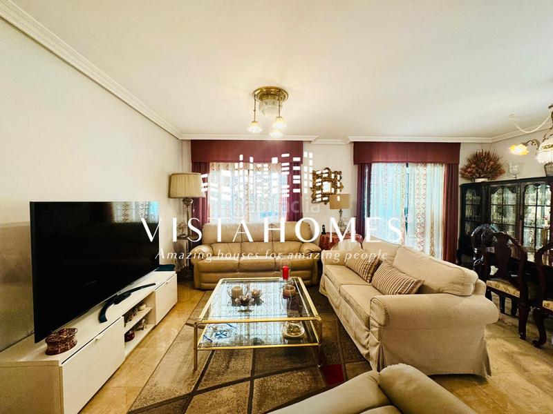 Foto 478ae5b4-a18e-4ce7-9038-0fa4366cb1c1. Casa bifamiliare con riscaldamento piscina in Arroyo de la Vega La Moraleja