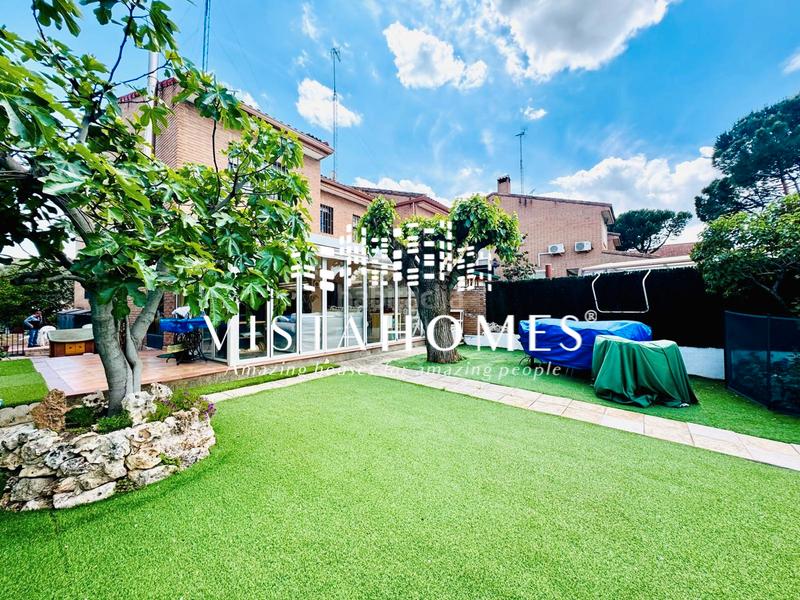 Foto c943a8df-3d42-4290-bca5-8b562e3a3f5d. Maison jumelée avec chauffage piscine dans Arroyo de la Vega La Moraleja