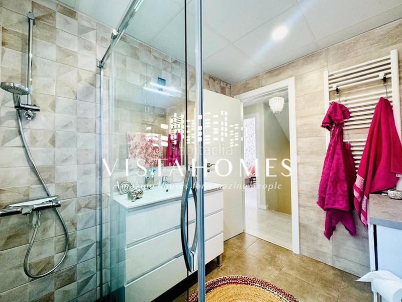 Foto 21da1ac8-0451-4aeb-aceb-347f51993471. Casa aparellada amb calefacció aparcament piscina a San Agustín de Guadalix