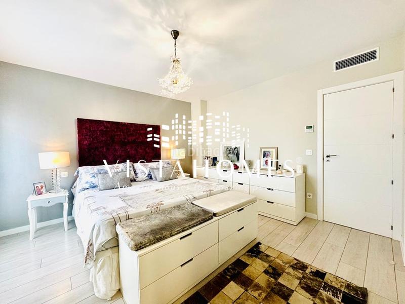 Foto 9b669a1c-641b-433f-9515-221ed443f76b. Casa aparellada amb calefacció aparcament piscina a San Agustín de Guadalix