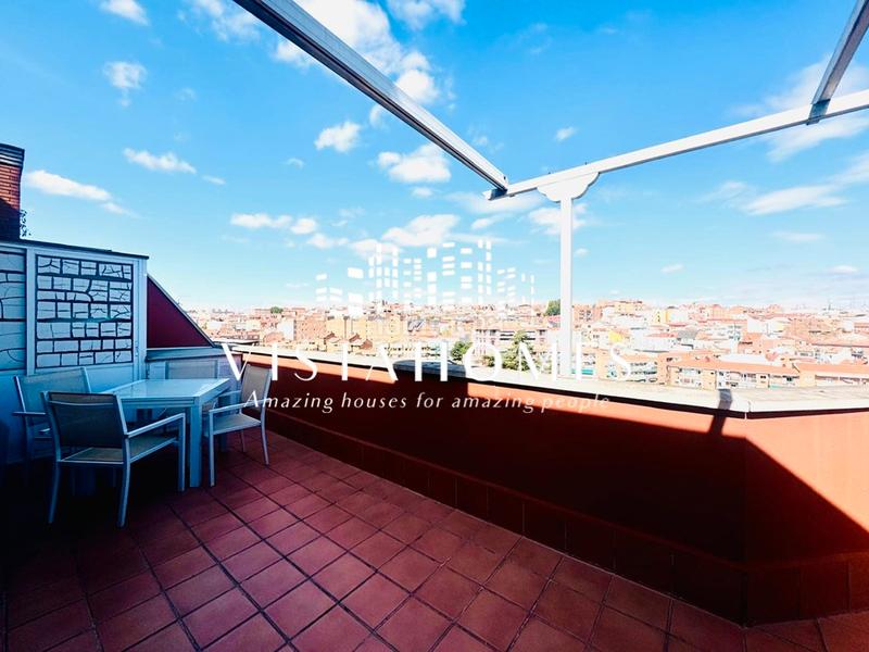 Foto b4552766-58de-4da7-8749-491f543aecfa. Attico con riscaldamento parcheggio in San Isidro Madrid