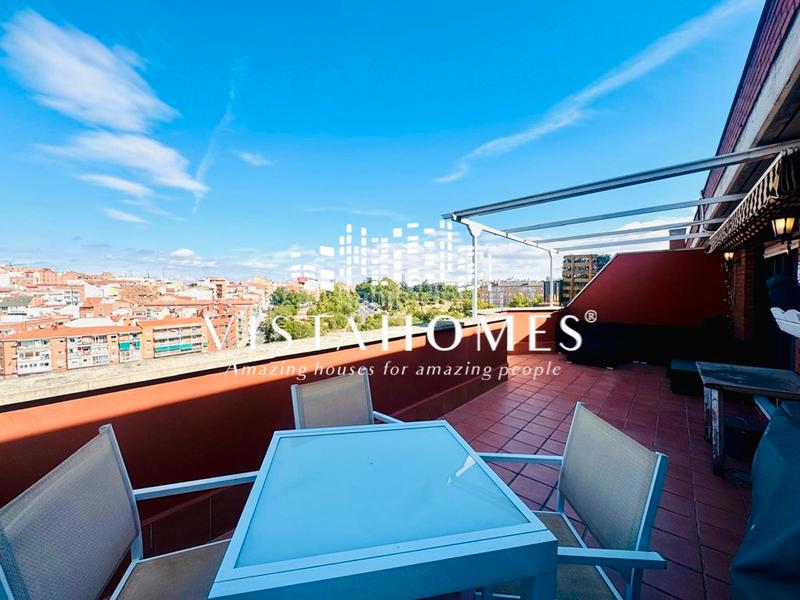 Foto d2ef42b3-f443-42de-9528-ca0c4ae6cef4. Dachwohnung mit heizung parking in San Isidro Madrid
