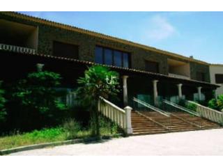 Edifici a Eugenia montijo 1. Residencia de ancianos en rehabilitación
