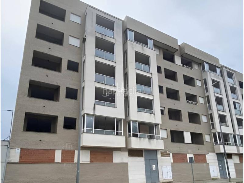 Foto c3c9c5d6-ffb0-4f86-b68a-b4d9f7139be2. Edificio  en construcción obra parada en Carlet