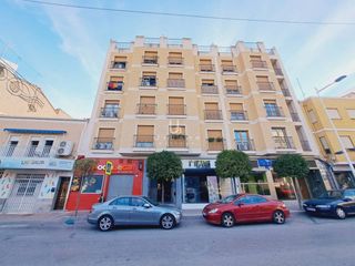 Parking coche  Avenida madrid, edificio martina. Plaza de garaje en molina de segura, muy buena ubicación!