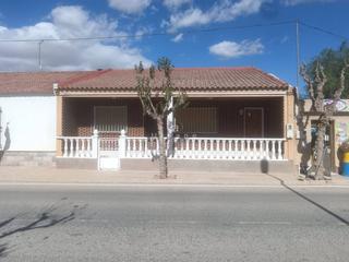 Maison jumele en Juan carlos i 109. Oportunidad de banco sin comisiones !!!!
