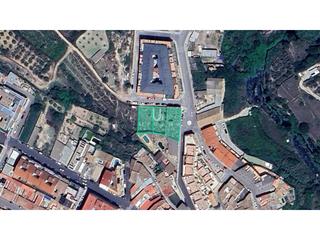 Edifici a Centro. Obra parada en chiva