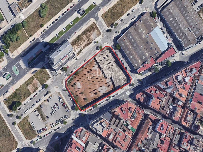 Foto f1c1517e-9e38-4172-8179-50639381e2a4. Edificio obra parada en Tulell Alzira