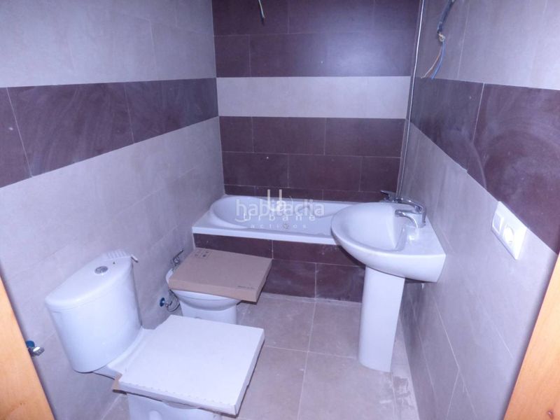 Foto 260bd1cc-b41b-45eb-a650-a5e8e5b94115. Edifici a calle fuente del pino 81 a Jumilla