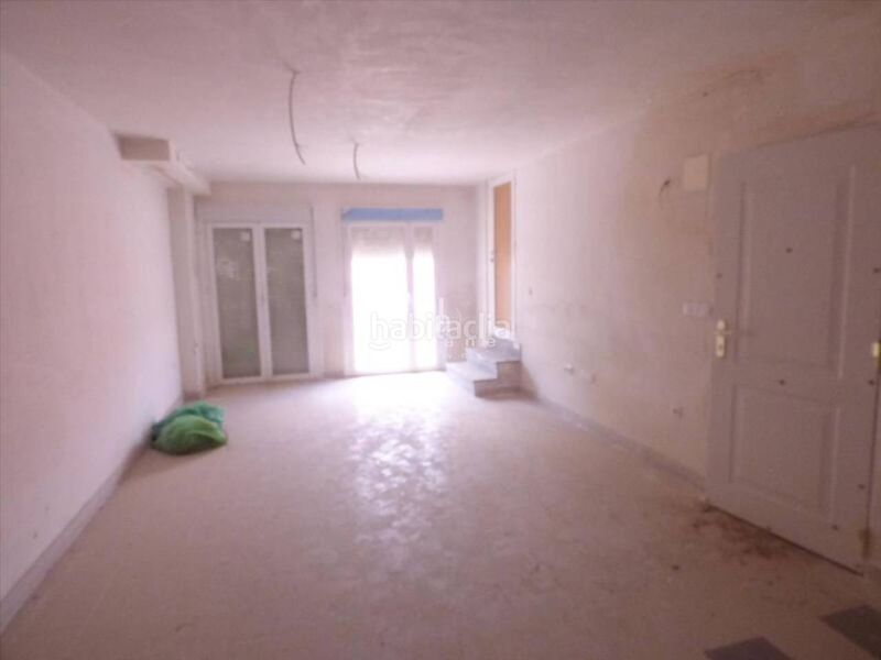 Foto cd6a7f30-86d5-4738-8241-7d005bf52d3e. Edifici a calle fuente del pino 81 a Jumilla