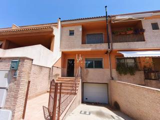 Semi detached house  Mula. Dplex en ceut de 221m con stano, patio y 4 dormitorios  zona
