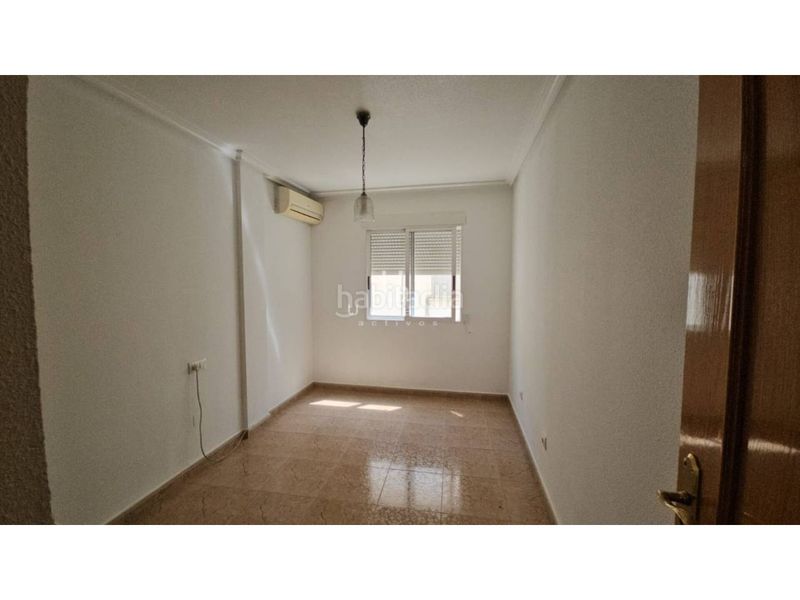 Foto 716b7f0a-7ccf-41f4-86a6-0f9362627d5c. Casa amb aparcament a Juan de Borbón Murcia