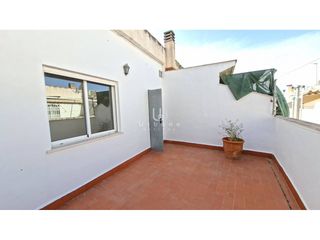 Casa a Juan de Borbón. Excelente dúplex con terraza y buhardilla en zarandona