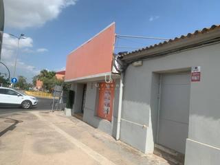 Pis  Altamira. Vivienda y local comercial en una parcela de 267m2!! posibilidad
