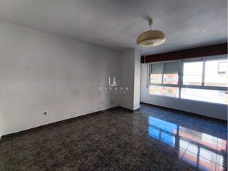 Appartement à Infante-Juan Manuel. Amplia vivienda de 4 dormitorios con garaje y trastero en el bar