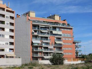 Parking coche en JUAN DE BORBON