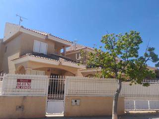 Chalet  Pintor francisco bayeu 3. Oportunidad a 150 metros de la playa!!!