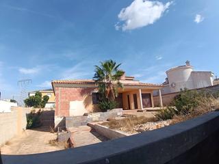 Chalet à Doctor quiles sotillos 5. Oportunidad, obra parada en venta de banco sin comisiones!!!