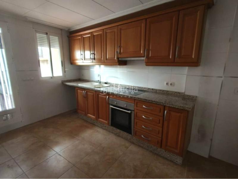 Foto 9f836d26-c391-468a-b144-5ee1bce6d217. Xalet amb aparcament a Centro Chiva