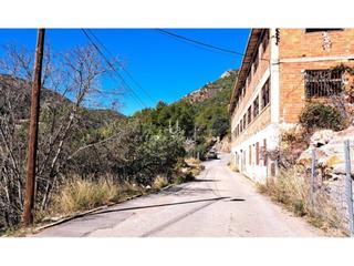 Finca rústica  Trenta-tres. Suelo con edificacion en venta en serra