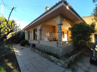 Casa en Calle convento 138. Oportunidad de banco sin comisiones!!!