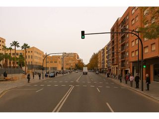 Local Comercial  Avenida gaspar aguilar. Local comercial en venta en lhort de senabre, valència capital