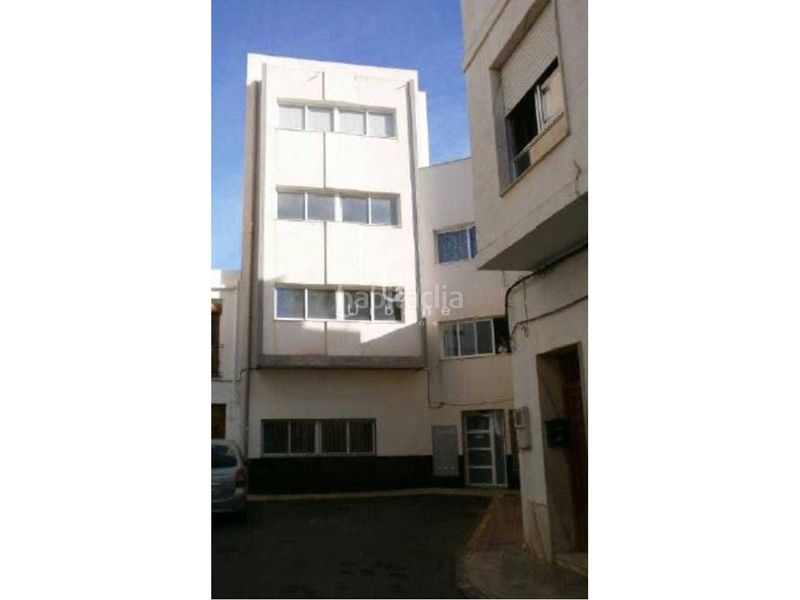Foto 940d527b-489b-4538-82f6-03a7892cd881. Aparcament cotxe a Alginet