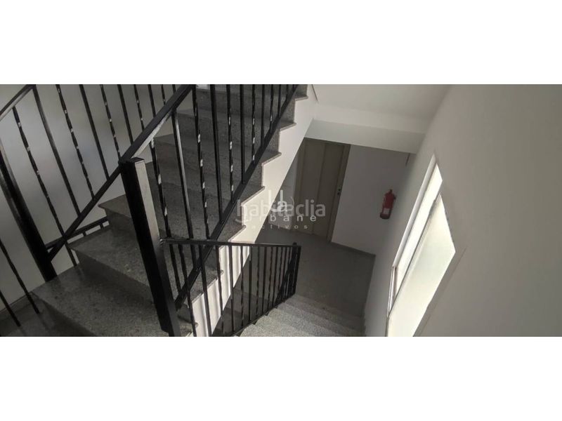 Foto e28581d5-a029-4089-a66a-9991444a9836. Aparcament cotxe a Alginet