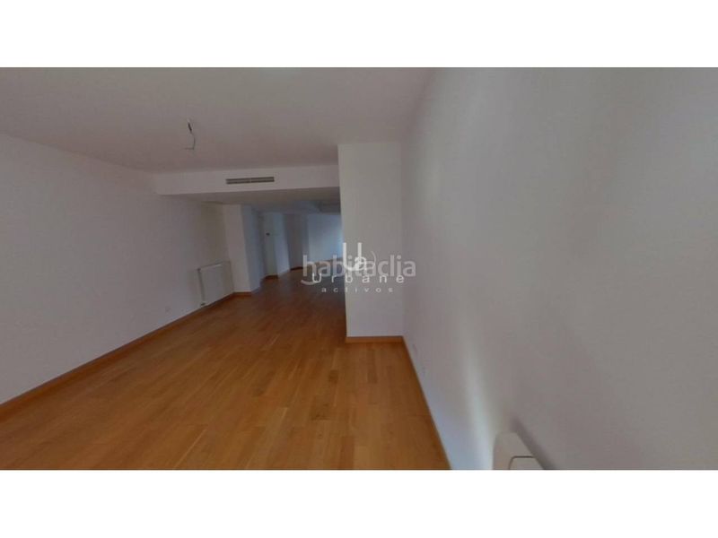 Foto 0a3e1634-180c-4eef-ace1-2a4c11ece046. Àtic amb aparcament a Russafa Valencia