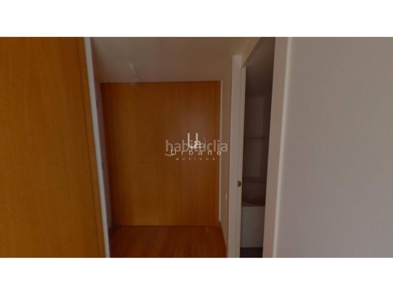 Foto 9bac1b77-6be1-48c7-b47c-1e63734f2994. Àtic amb aparcament a Russafa Valencia