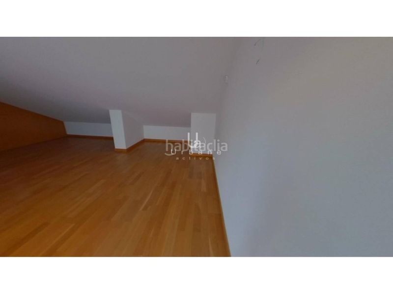 Foto b054f9e8-83b7-4e82-8e96-0180ae20d31c. Àtic amb aparcament a Russafa Valencia