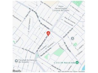 Casa adossada a Avenida Academia General del Aire