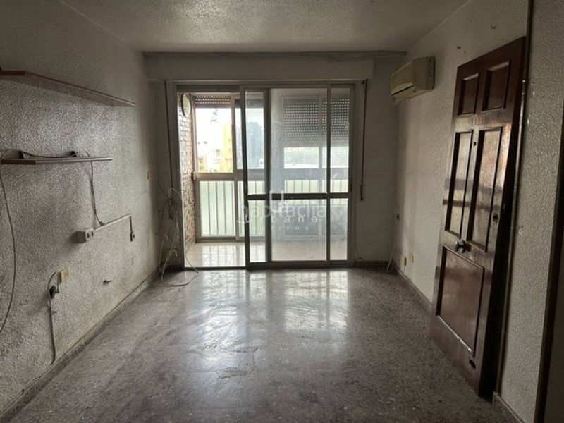 Piso  Calle américa. Vivienda de 3 dormitorios con balcón y excelente ubicación en es
