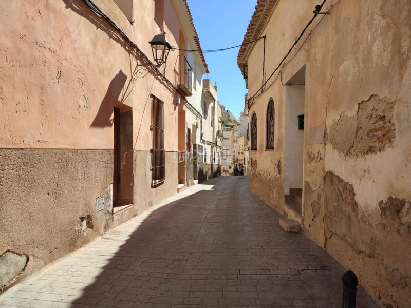 Foto f8c82502-5903-4849-81bc-ee6ada610170. Casa adossada a Mula