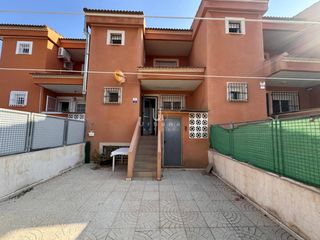 Affitto Casa a schiera in Calle pintor inocencio medina vera 9. Oportunidad a 50 metros de la playa!!!