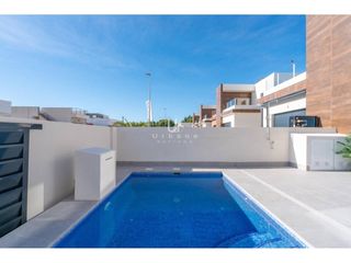 Chalet  Calle manuel de falla. Villa individual en daya nuevaº