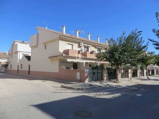 Casa adossada  Calle río eo. Oportunidad de banco sin comisiones!!!