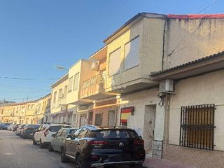 Pis a Calle Gregorio Martínez Montesinos 4