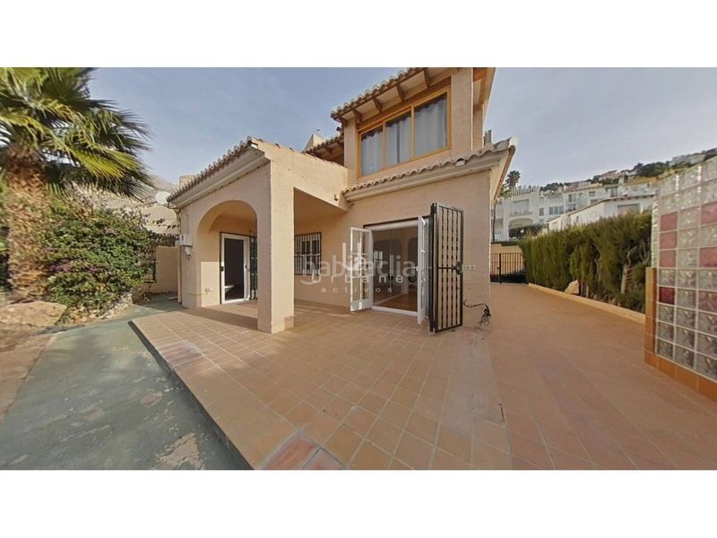 Foto 8b41d09a-8618-45d8-be37-f36a38bbd177. Casa adossada amb aparcament a Altea hills Altea