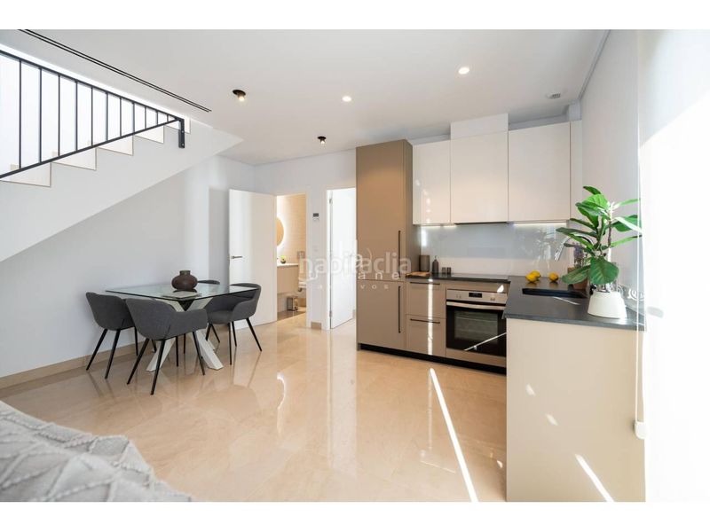 Foto 4bf8a2b6-db9c-4650-b557-9a6f9c232faf. Casa adossada amb aparcament piscina a La Marina Elche / Elx