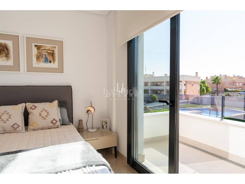 Foto c2d7b551-39d6-4253-927c-4cefa0b05ca4. Casa adossada amb aparcament piscina a La Marina Elche / Elx