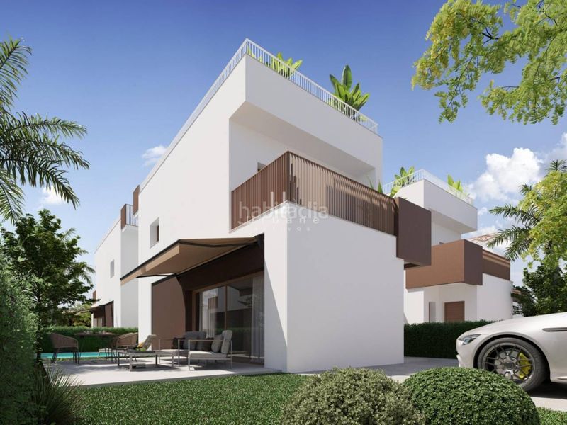 Foto e753e85c-906d-47c4-a9e7-3b083622dfef. Casa adossada amb aparcament piscina a La Marina Elche / Elx