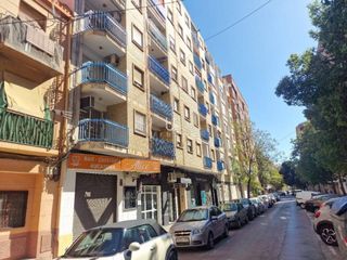 Local Comercial a Calle Juan de Garay