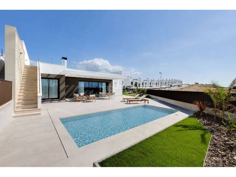 Foto 0f8eafce-4611-4424-bb3e-1ef354ea5394. Xalet amb aparcament piscina a Bonalba-Cotoveta Mutxamel