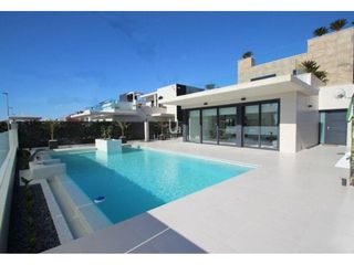 Chalet  Calle wenceslao fernández flores. Exclusiva villa de lujo en campoamor