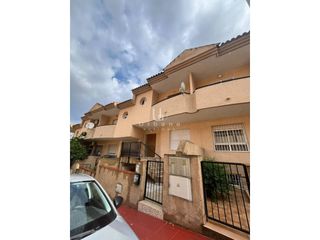 Casa adossada a Calle Infanta Elena 12