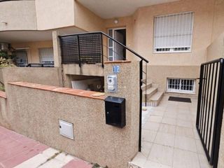 Casa adossada a Calle Infanta Elena 12